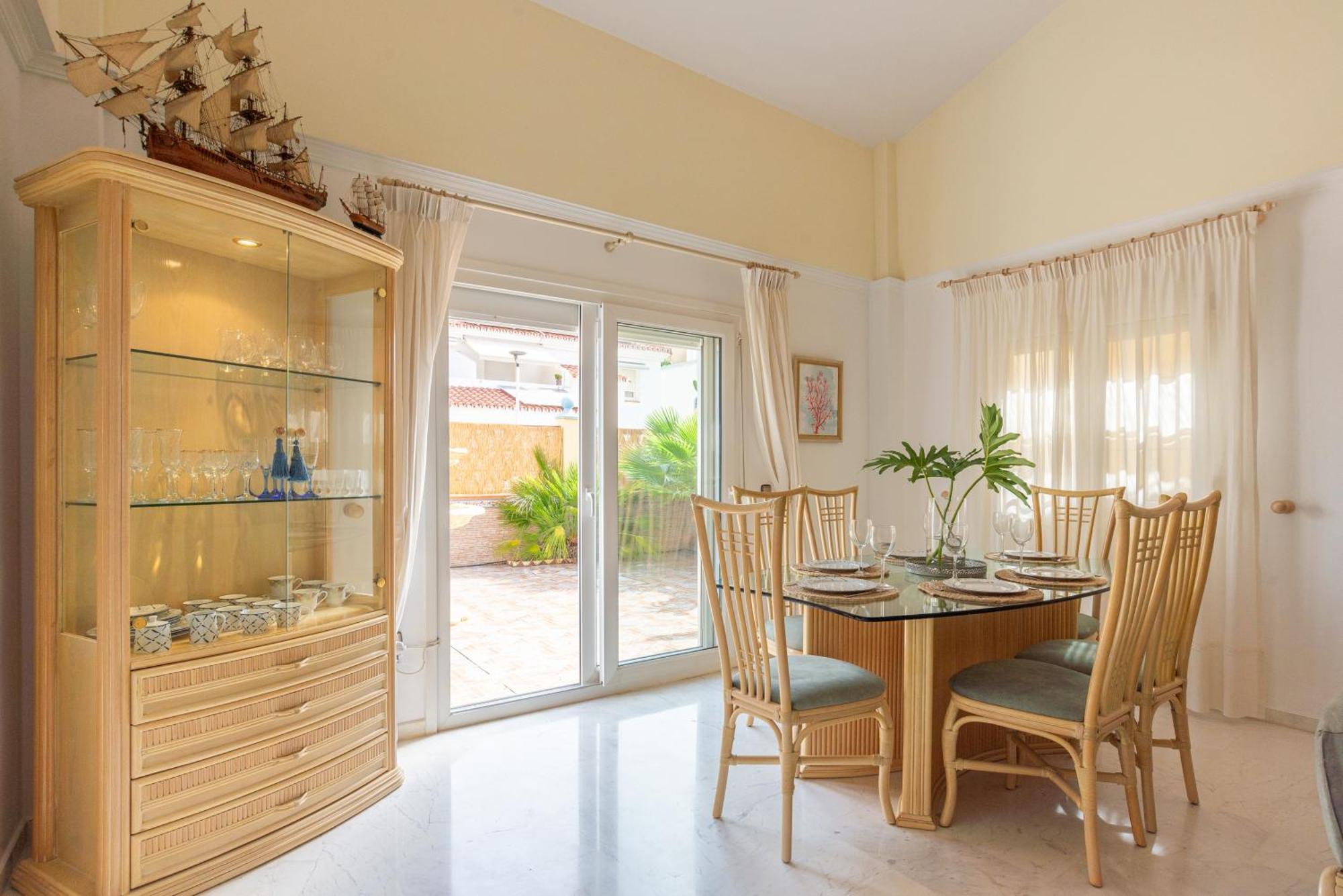 Villa Valentina - Renovated On Los Alamos Beach Torremolinos Esterno foto