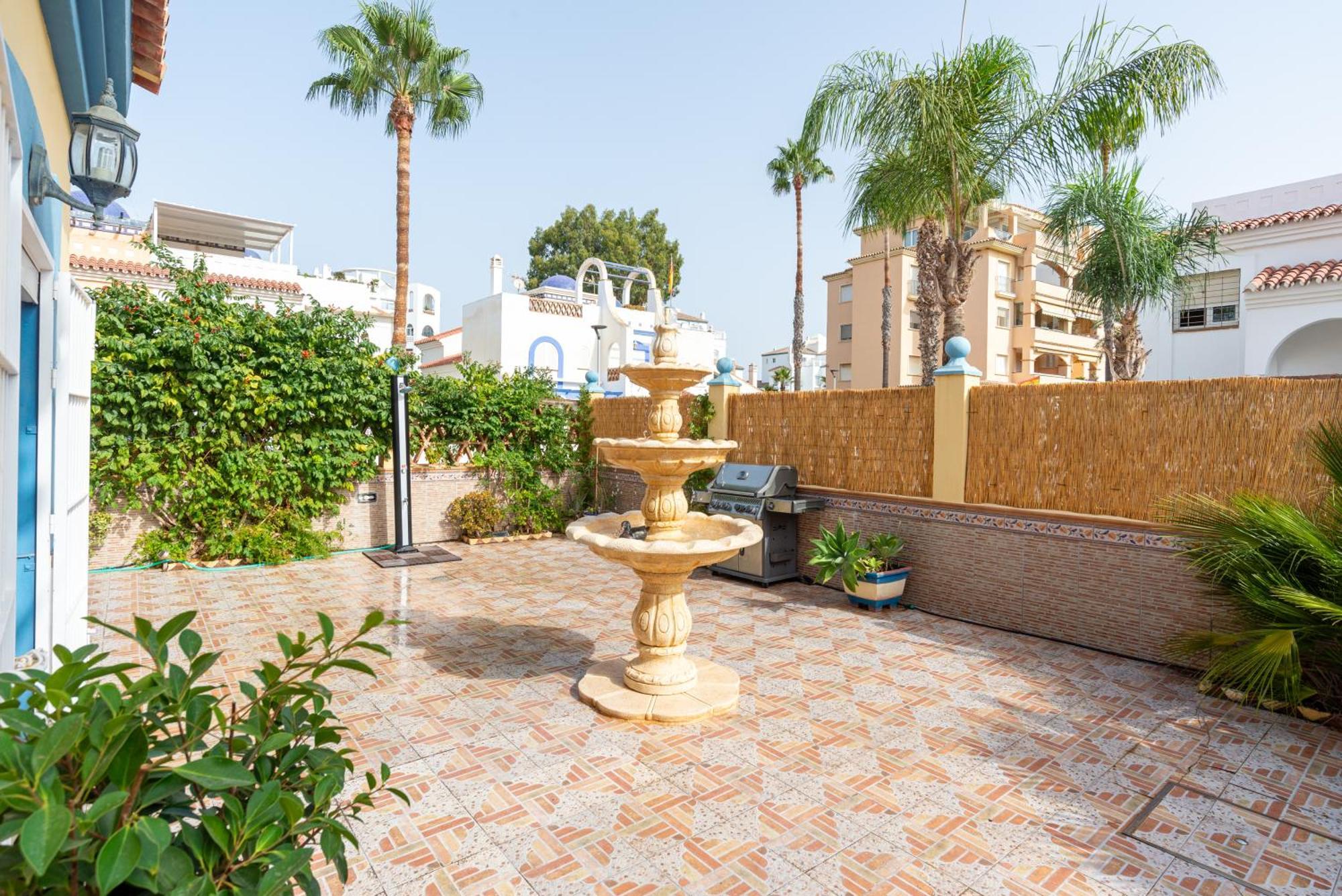 Villa Valentina - Renovated On Los Alamos Beach Torremolinos Esterno foto