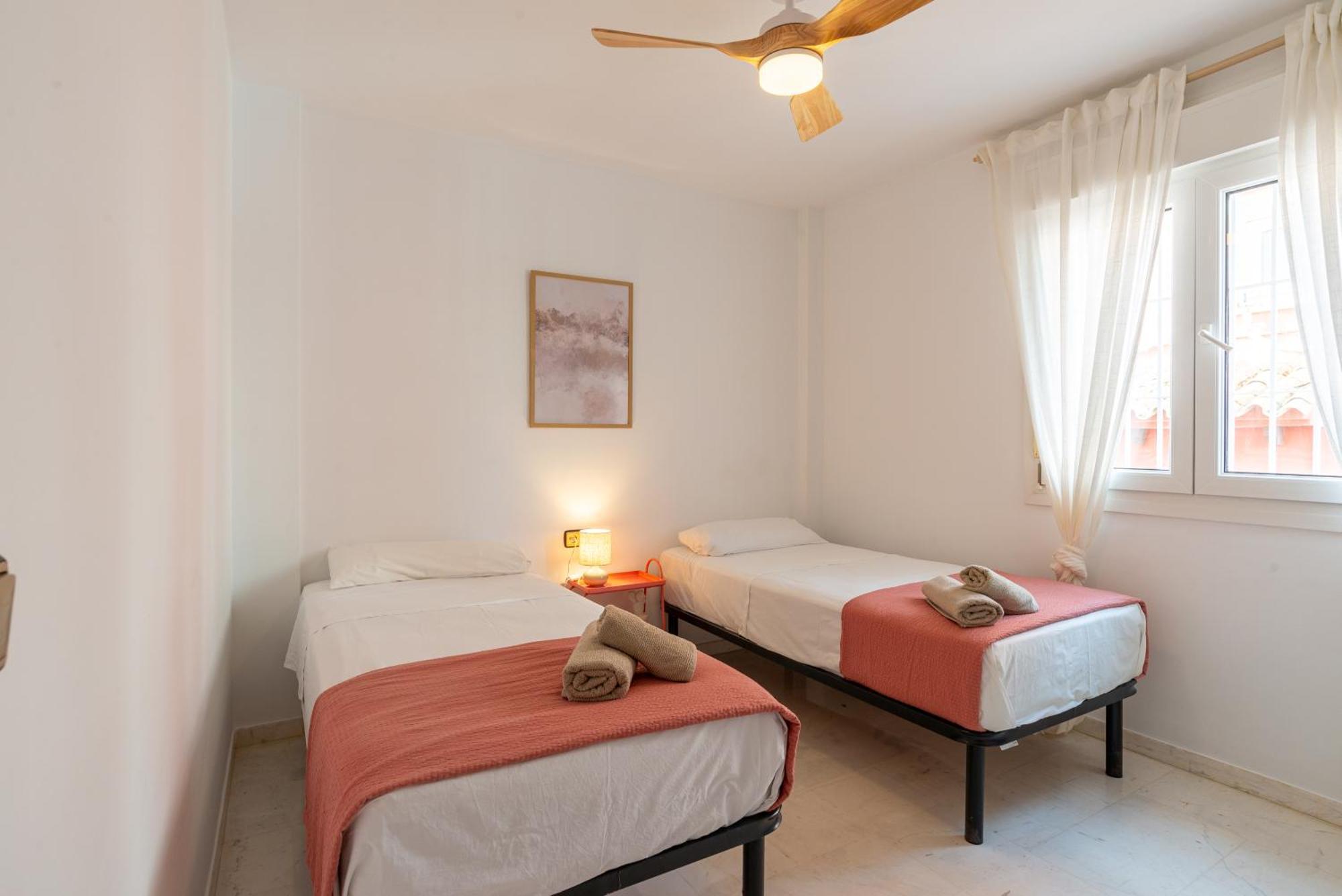 Villa Valentina - Renovated On Los Alamos Beach Torremolinos Esterno foto