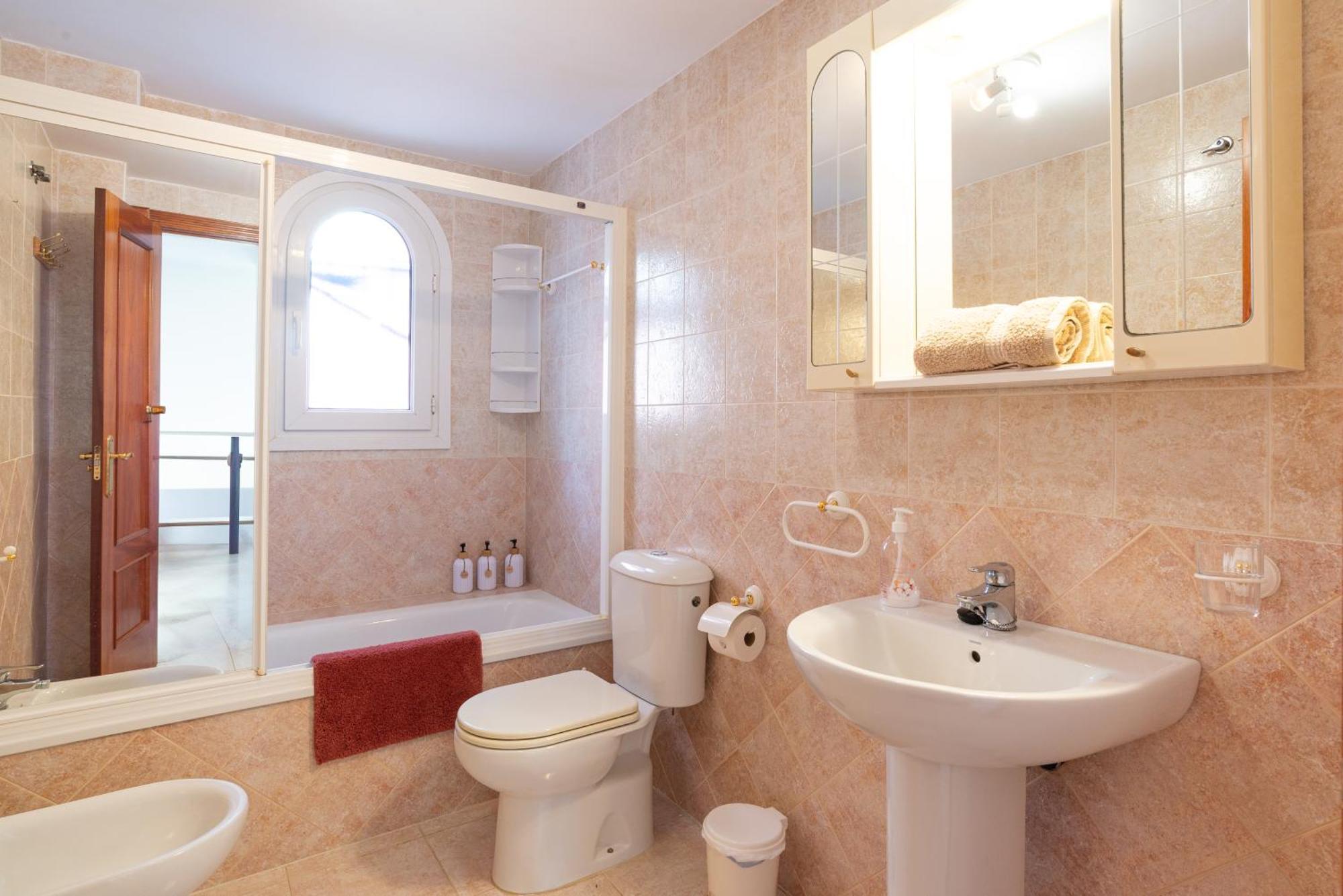 Villa Valentina - Renovated On Los Alamos Beach Torremolinos Esterno foto